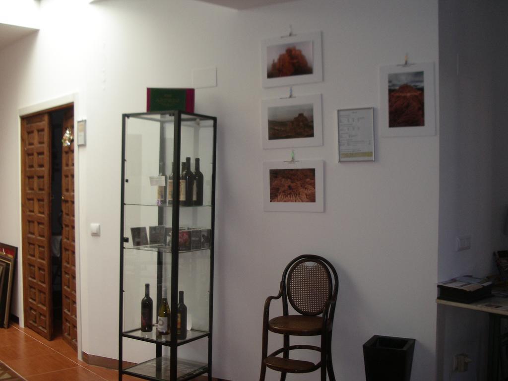 Apartamentos La Fonda Aninon Екстер'єр фото