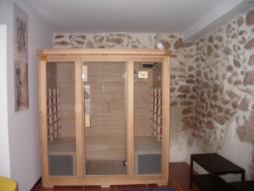 Apartamentos La Fonda Aninon Екстер'єр фото