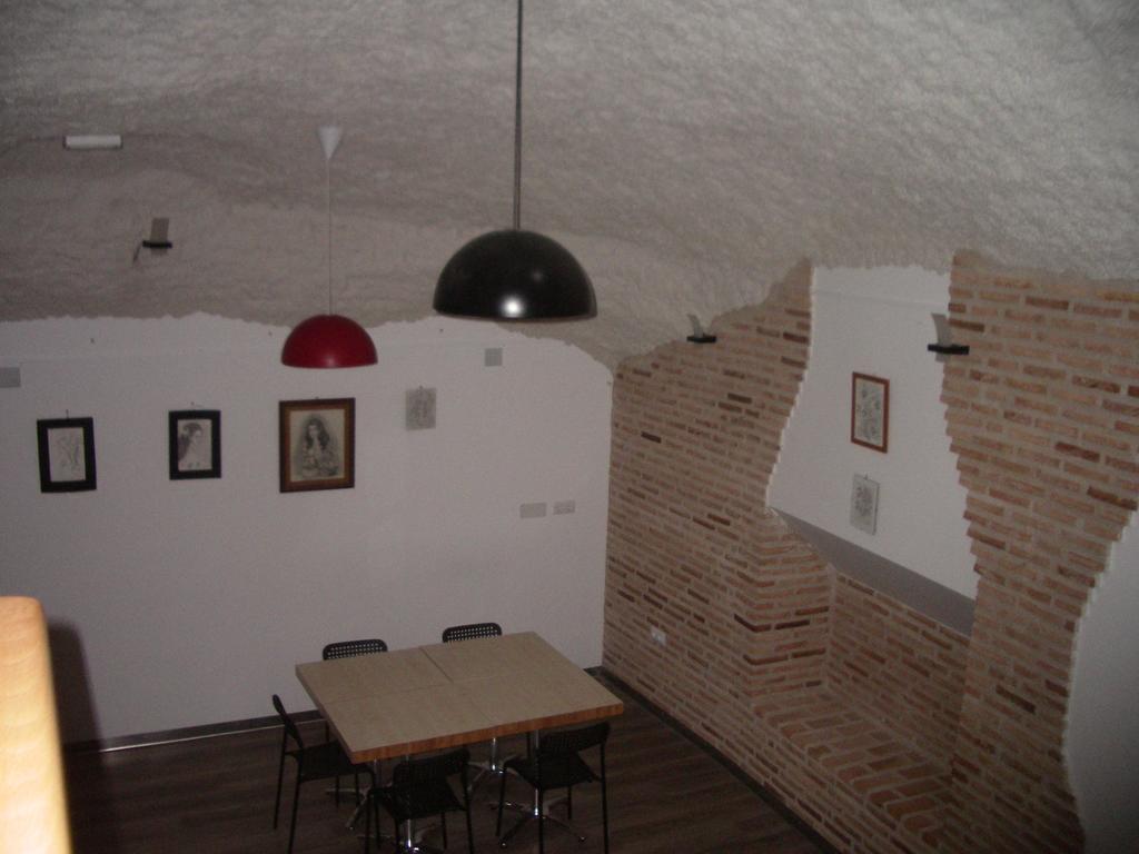Apartamentos La Fonda Aninon Екстер'єр фото