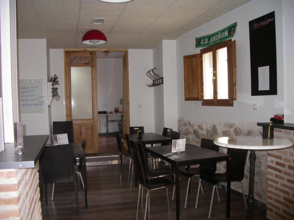 Apartamentos La Fonda Aninon Екстер'єр фото
