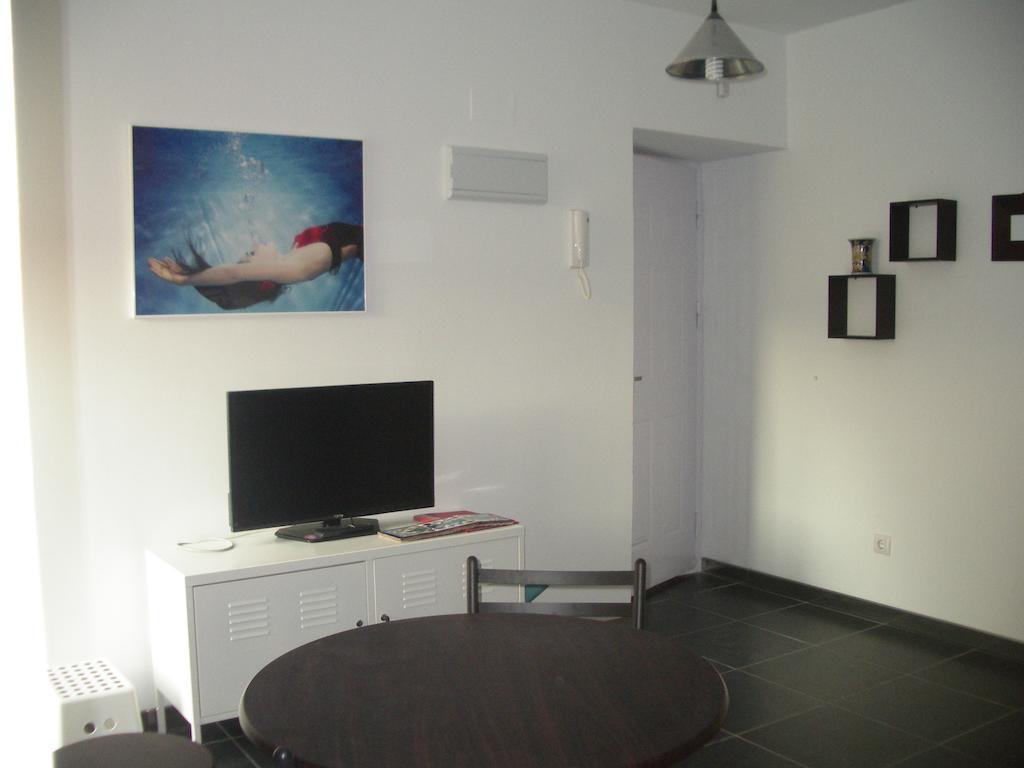 Apartamentos La Fonda Aninon Екстер'єр фото