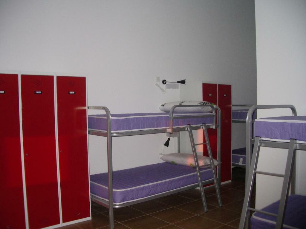 Apartamentos La Fonda Aninon Екстер'єр фото