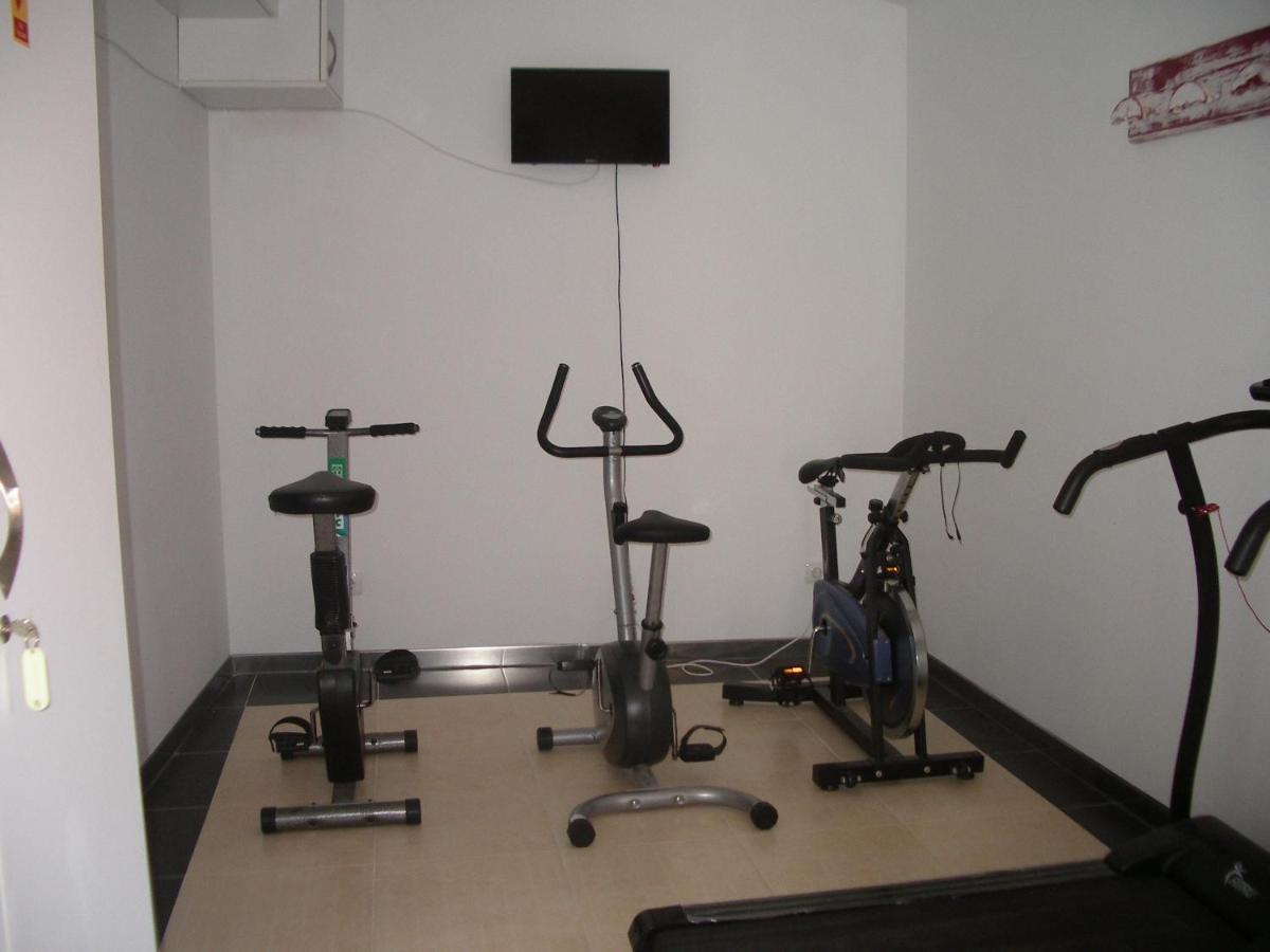 Apartamentos La Fonda Aninon Екстер'єр фото