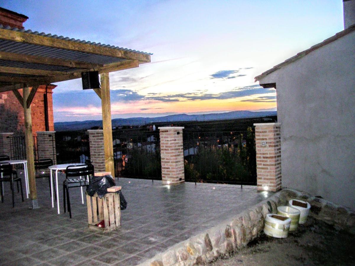 Apartamentos La Fonda Aninon Екстер'єр фото