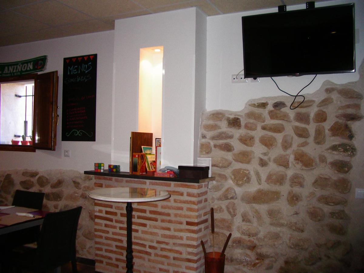 Apartamentos La Fonda Aninon Екстер'єр фото