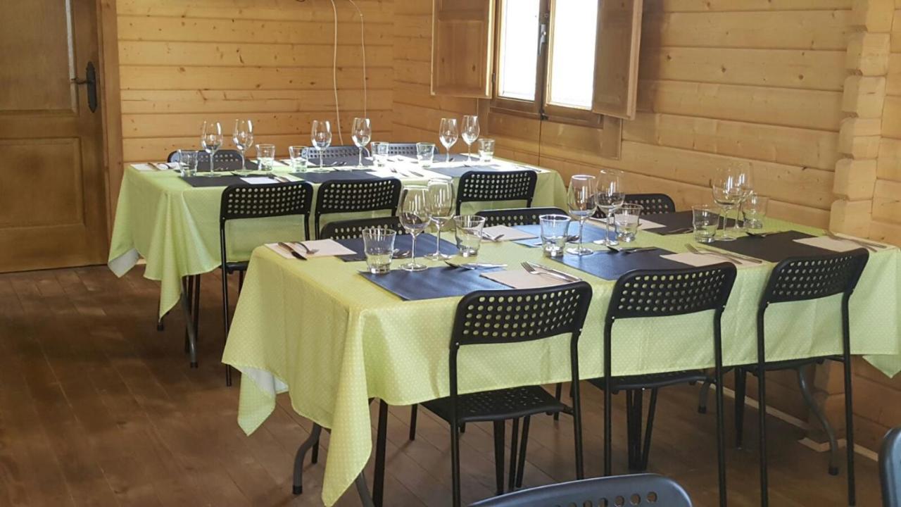 Apartamentos La Fonda Aninon Екстер'єр фото