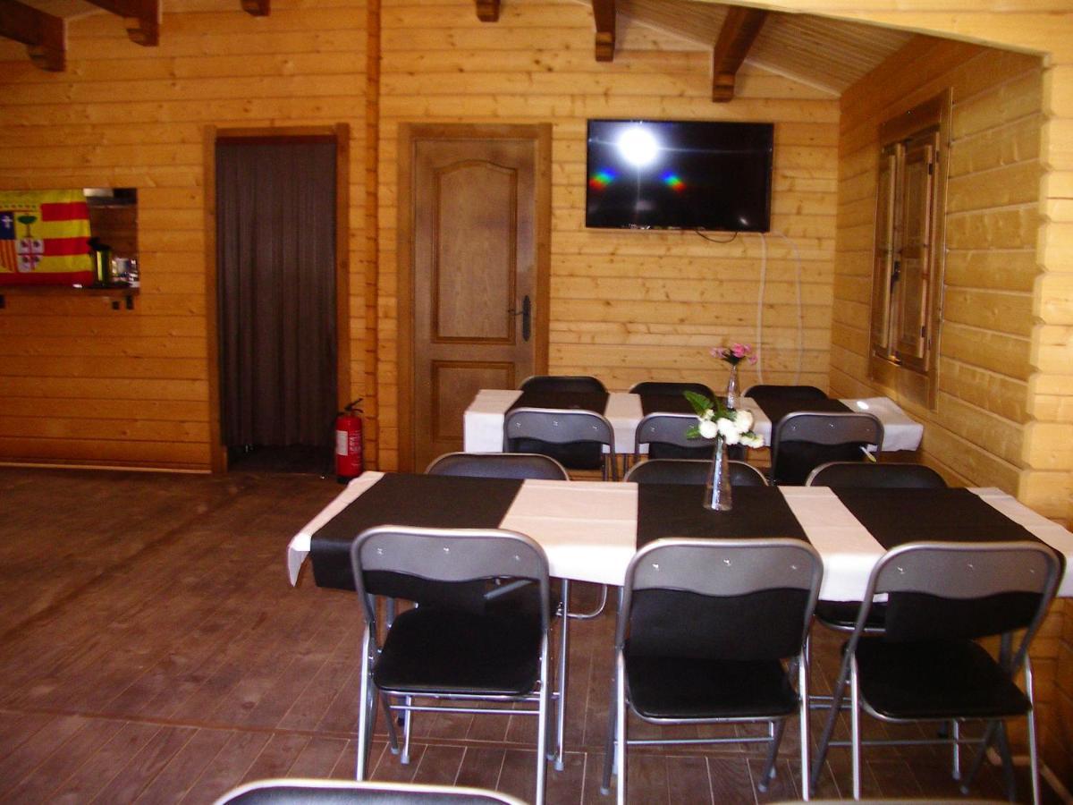Apartamentos La Fonda Aninon Екстер'єр фото