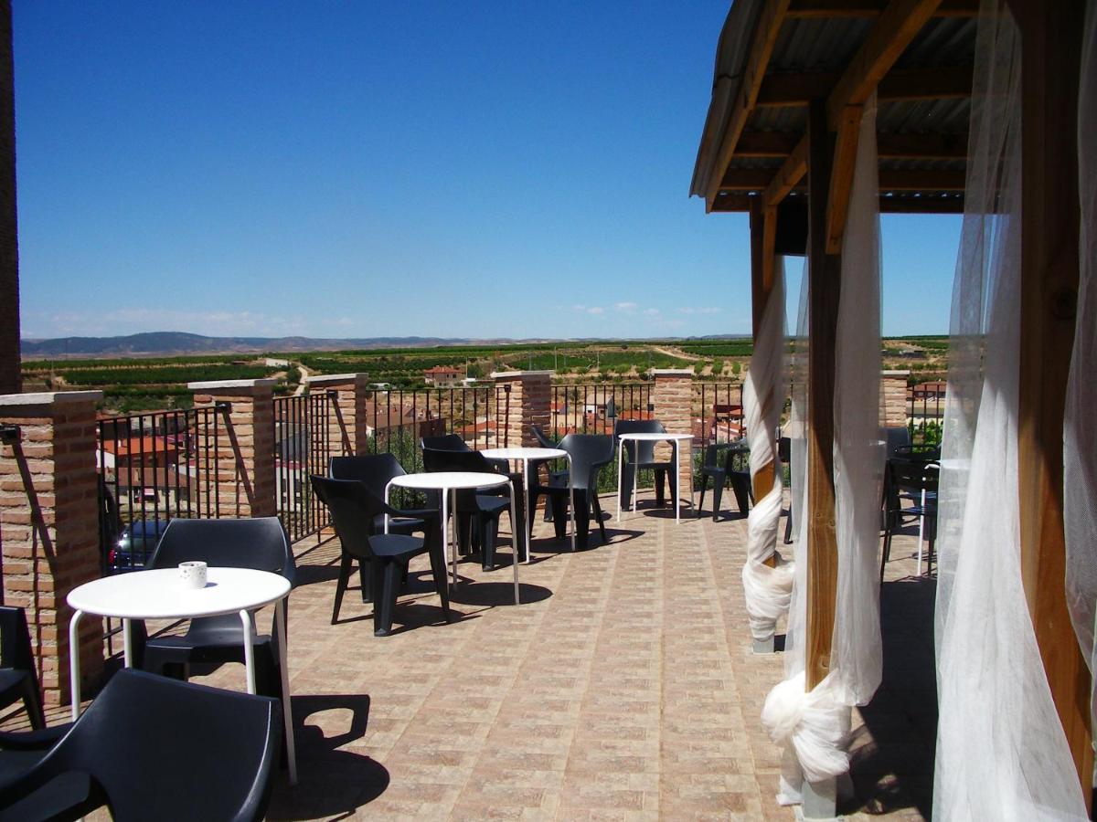 Apartamentos La Fonda Aninon Екстер'єр фото